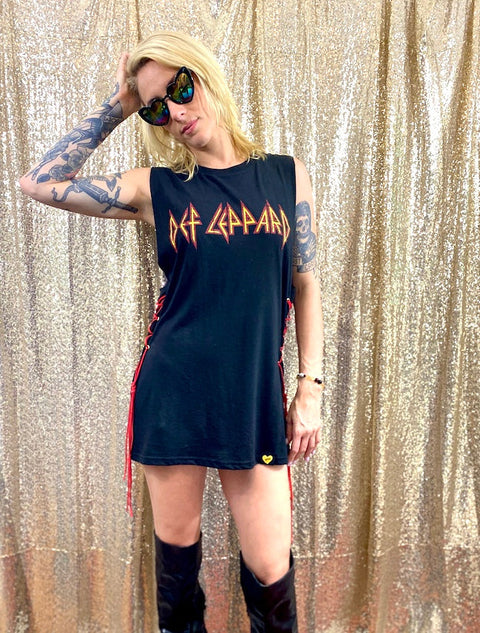 black def leppard oversized muscle tank on tattooed model front view